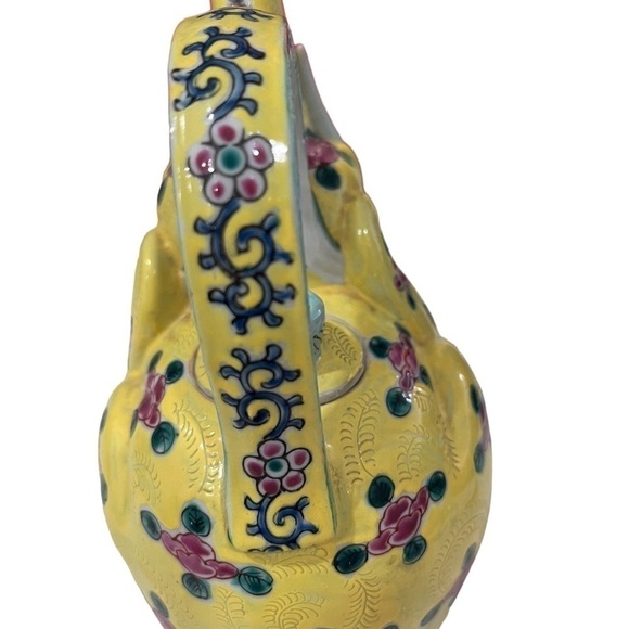 Antique Porcelain yellow and Green Elephant Teapot with handle and lid - Picture 5 of 6